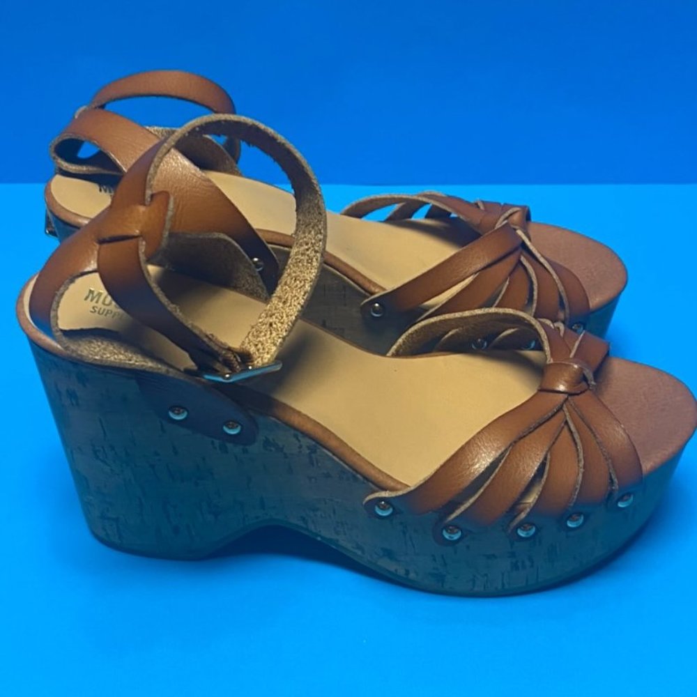 Mossimo supply co  brown platform heels Women's size 8.5